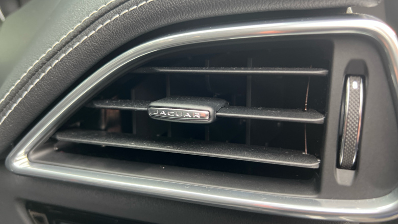 Jaguar F-Pace 2.0d R-Sport 5dr Auto AWD Diesel Estate